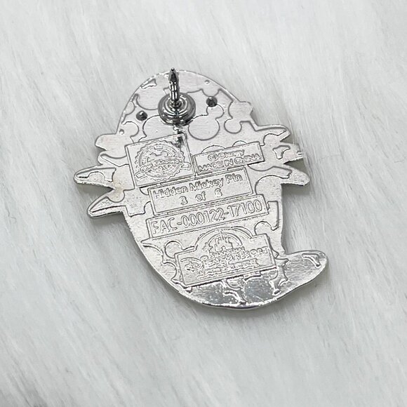 🔮 5/$25 Disney Summer Donald Duck Pineapple Leaf Hat Pin - Picture 3 of 3